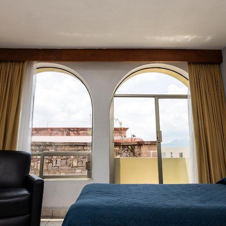 Hotel Qualitel Plus 莫雷利亚 外观 照片